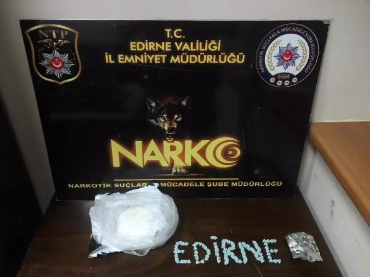 Edirne\'de otomobilde metamfetamin ve uyuşturucu haplara 2 tutuklama