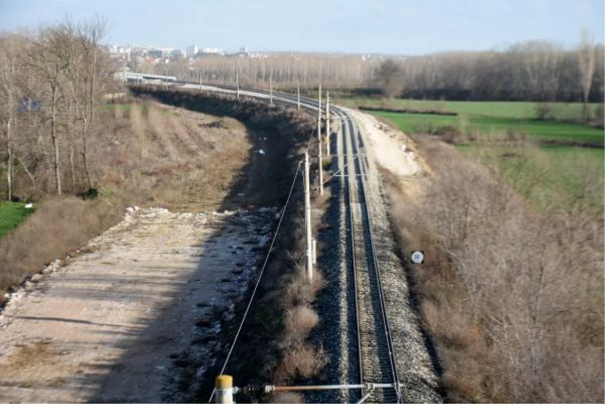 EDİRNE VALİSİ KIRBIYIK HALKALI-KAPIKULE HIZLI TREN HATTI İLK ETABI 2024\'TE TAMAMLANACAK