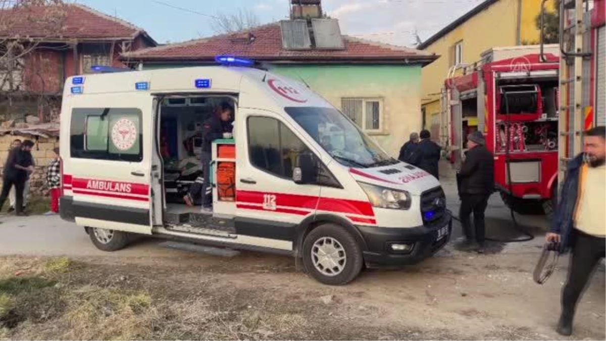 Eşi ile kavga eden kişi evi ateşe verdi