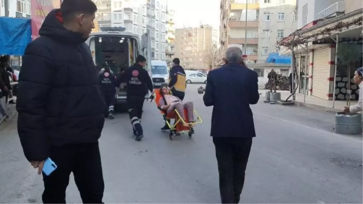 Eşini, boğazını kesip yaralayan koca tutuklandı