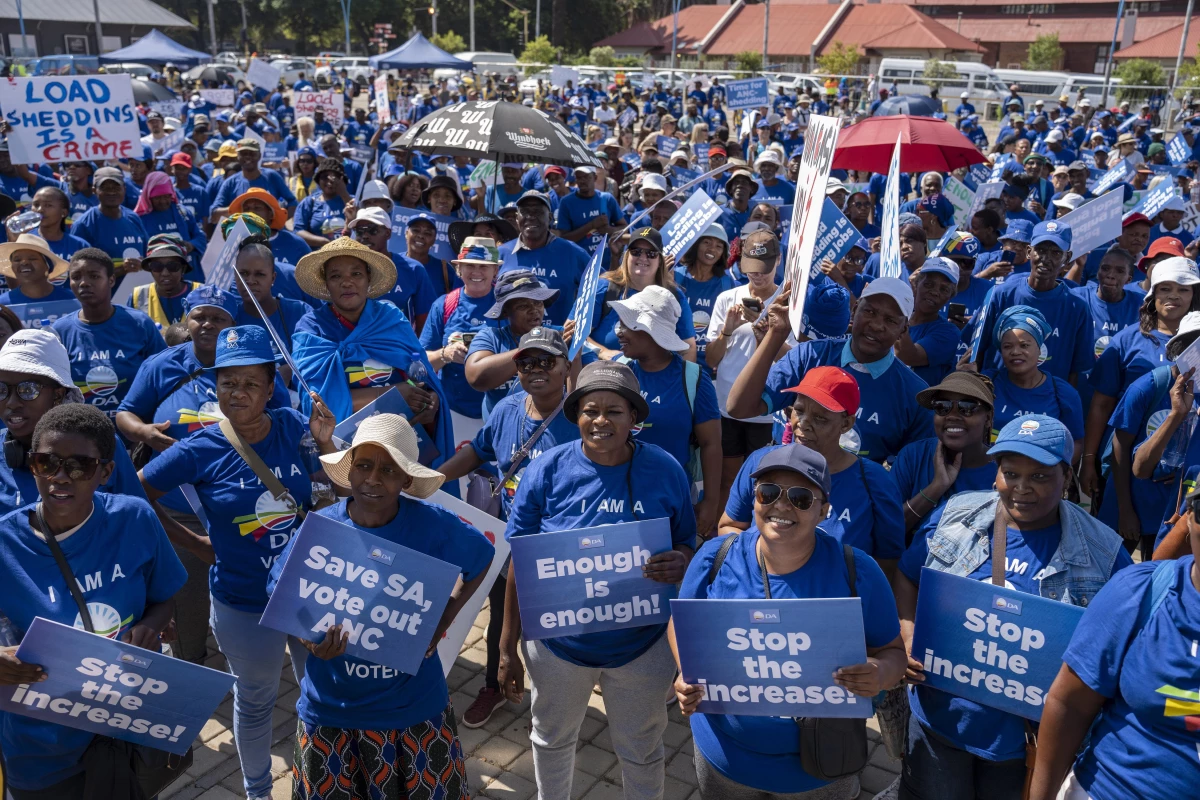 Güney Afrika\'da ana muhalefet partisi, elektrik kesintilerini protesto etti