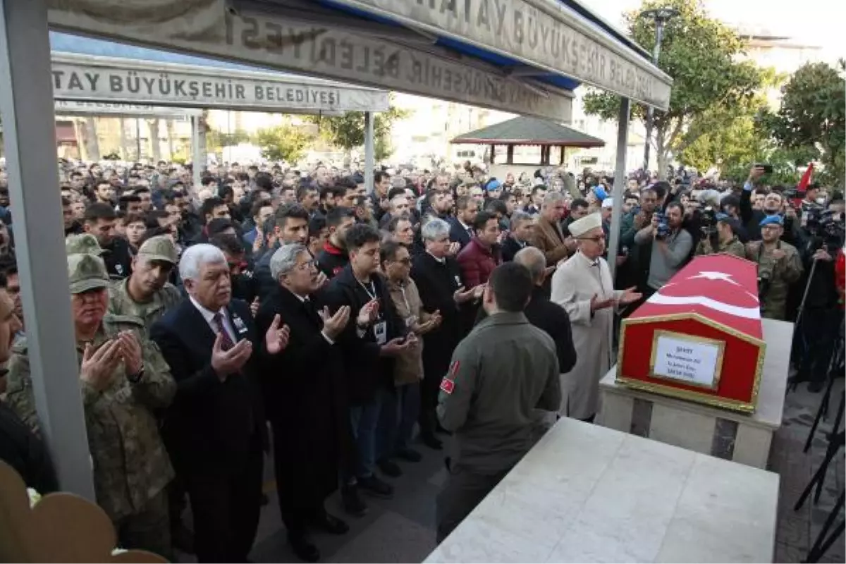 Kaza şehidi uzman çavuş Muammer Ay, Hatay\'da son yolcuğuna uğurlandı