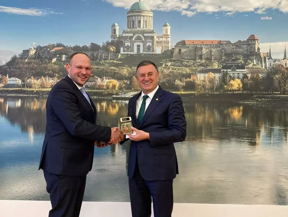 Lütfü Savaş, Türkiye\'nin Budapeşte Büyükelçiliği\'nin Konuğu Oldu