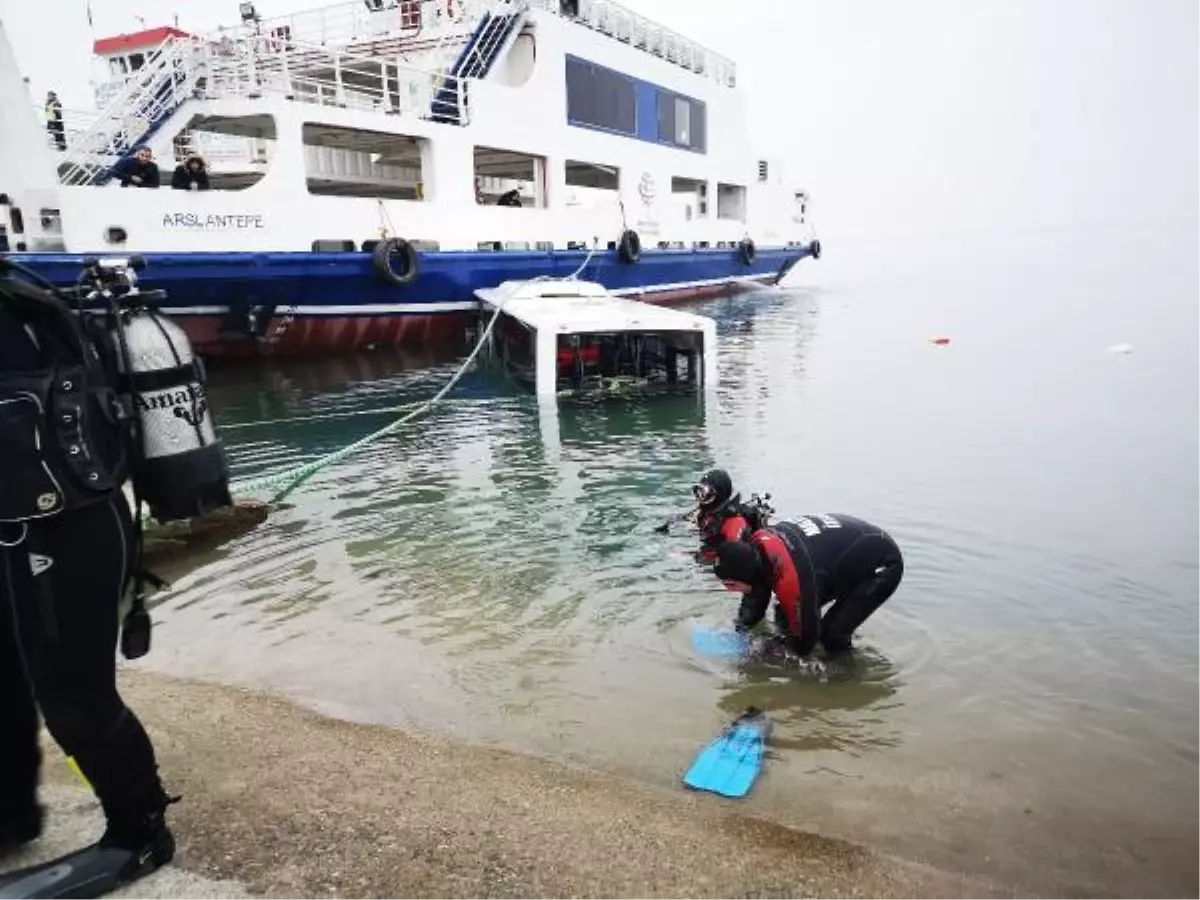 MALATYA\'DA HALK OTOBÜSÜ BARAJ GÖLÜNE DEVRİLDİ 4 YARALI