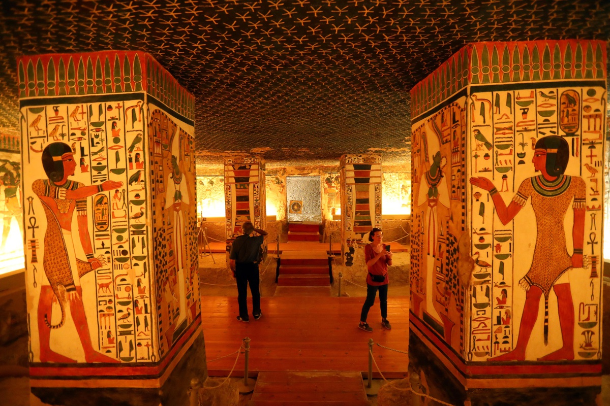Mısır\'da Nefertari\'nin Mezarı Yeniden Ziyarete Açıldı