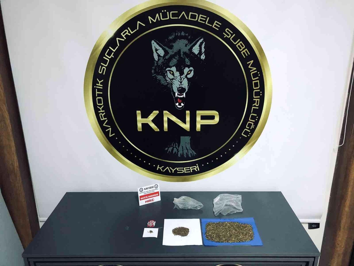 Zehir taciri narkotik polisinden kaçamadı