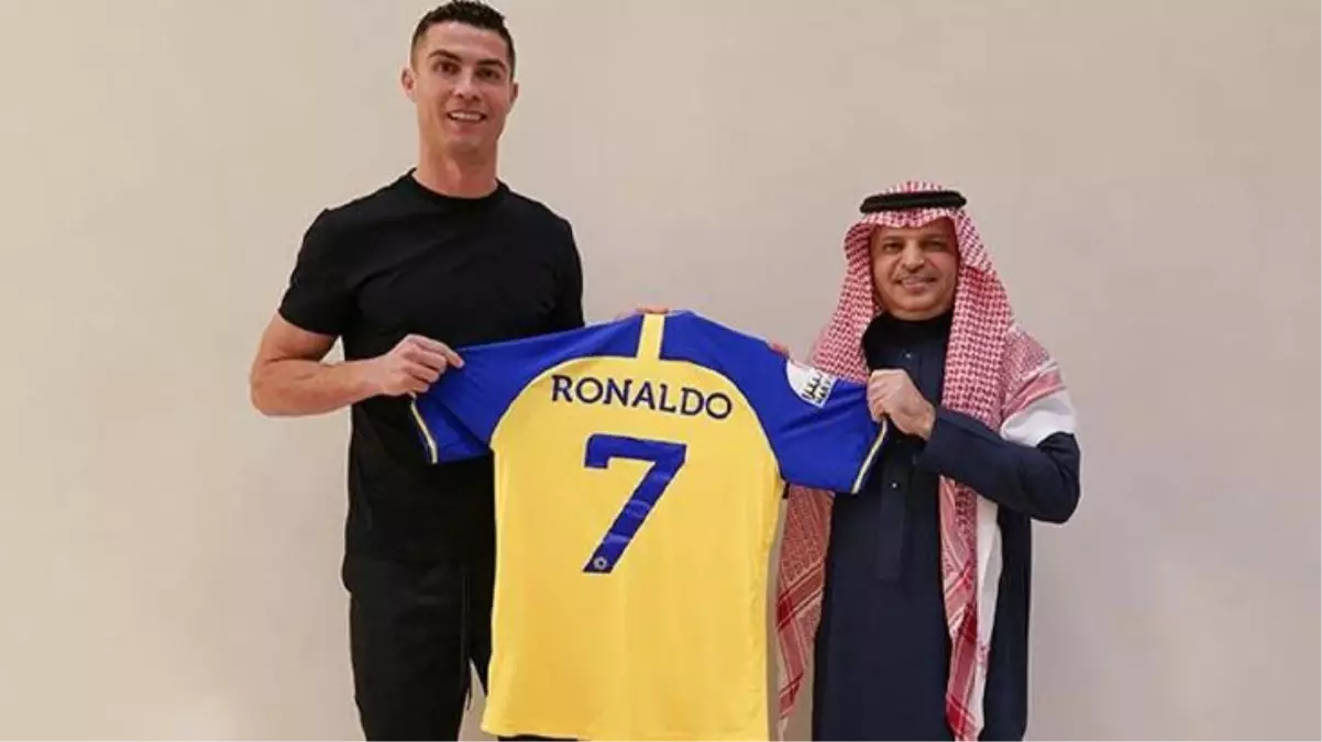 Al Nassr\'ın Ronaldo sevgisi bambaşka bir boyuta geçti! Hediye edilen aksesuarın değerini duyanlar kulaklarına inanamıyor