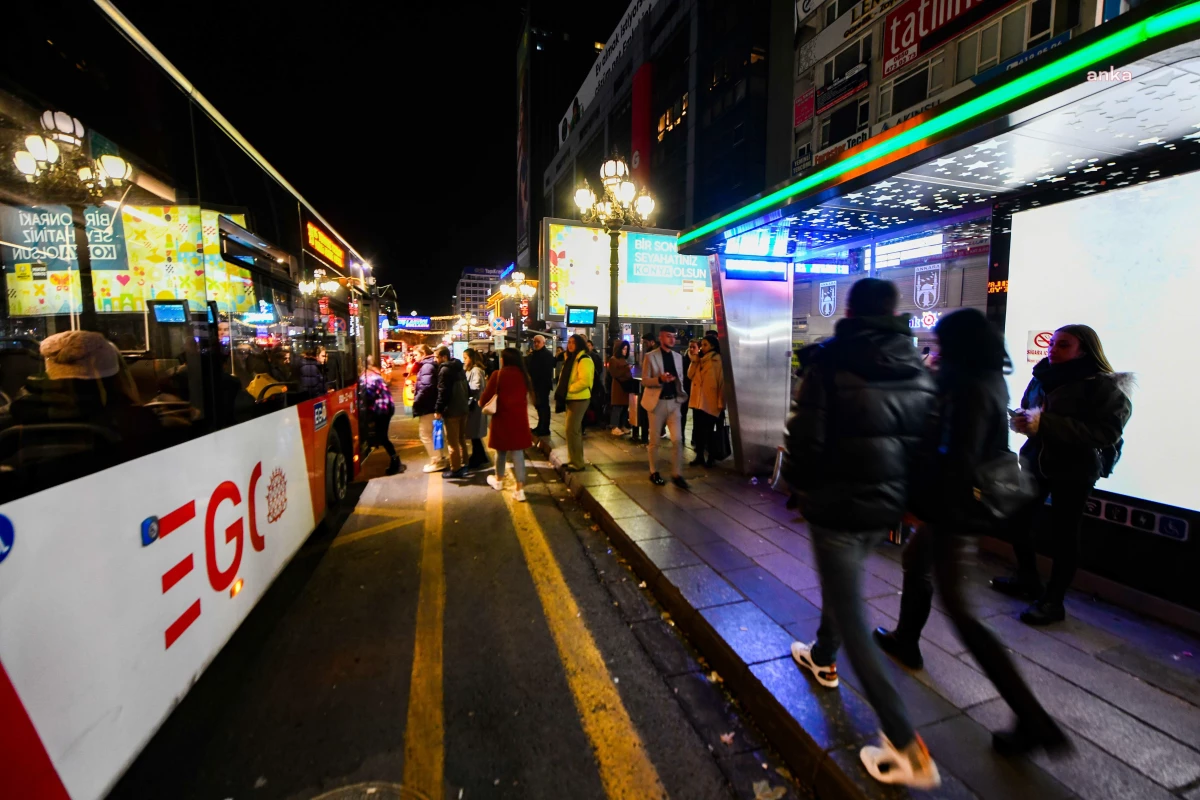 Ankara Büyükşehir, 5 Yeni Kapalı Otobüs Durağının Montajını Tamamladı