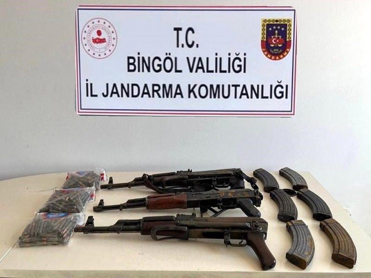 Bingöl\'de toprağa gömülü 3 adet tüfek ele geçirildi