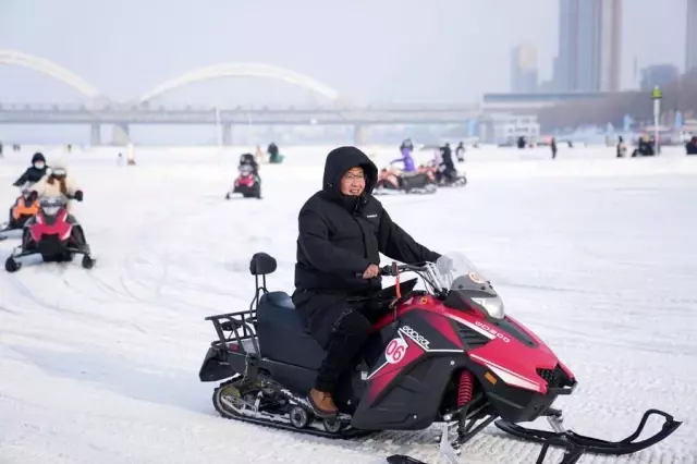 Çin'in Harbin Kenti, Kar ve Buz Aktiviteleriyle Capcanlı