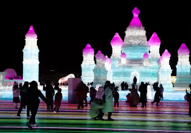 Çin'in Harbin Kenti, Kar ve Buz Aktiviteleriyle Capcanlı