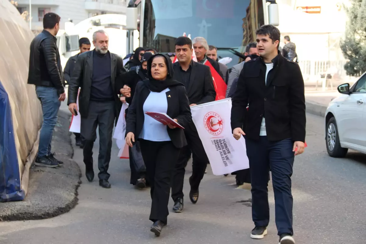 Diyarbakır annelerinin oturma eylemine destek ziyaretleri sürüyor