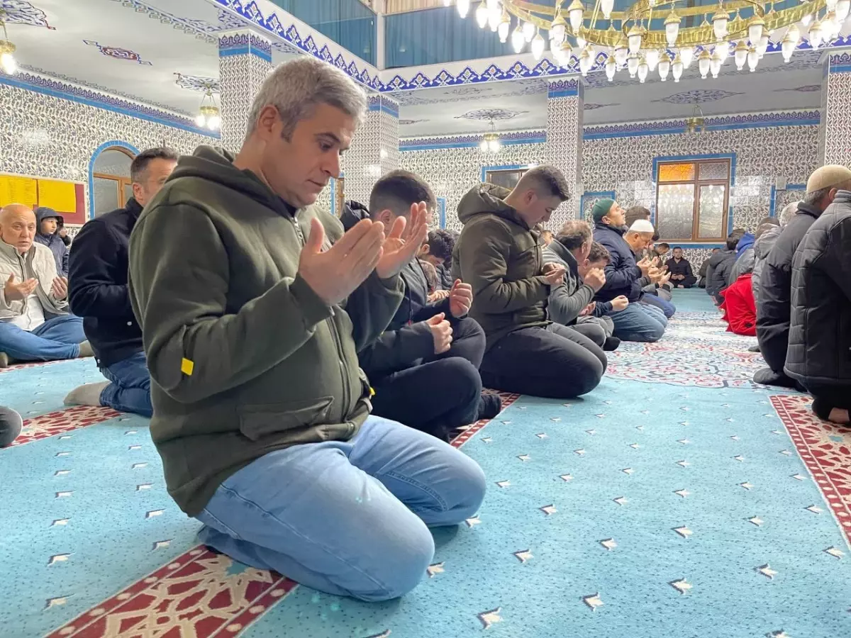 Regaip Kandili dualarla idrak edildi