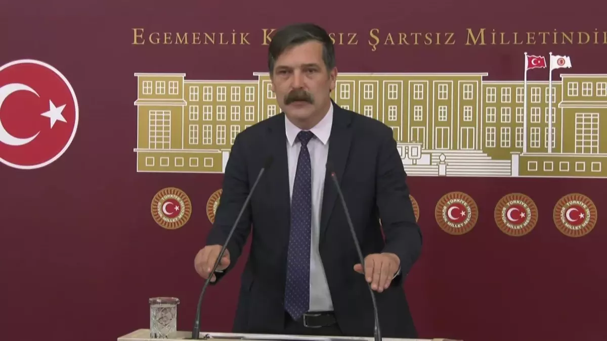 Erkan Baş, TBMM\'de; 36 Gündür Grevdeki Kartonsan İşçilerinin Grev Gözcüsü Önlüğünü Giydi, İşçilerle Birlikte Onların Açıklamalarını Okudu: "Hakkımızı...