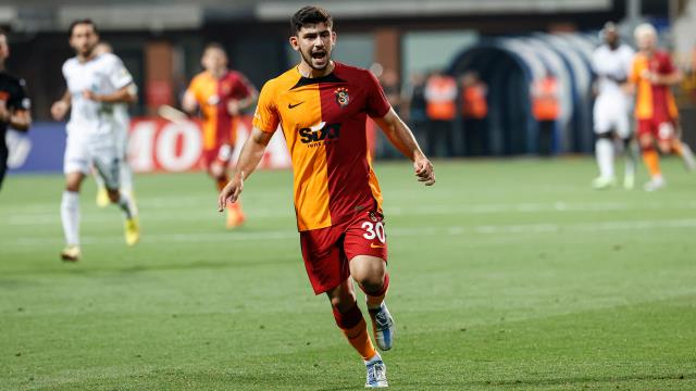 Galatasaray'da büyük yıkım! 'Türk Messi' kulübede bile oturamıyor