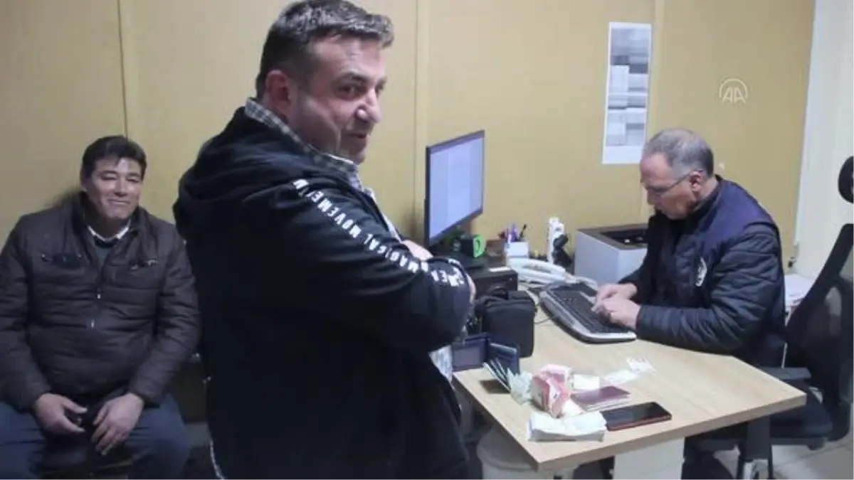 Gurbetçinin müzede unuttuğu çanta sahibine teslim edildi