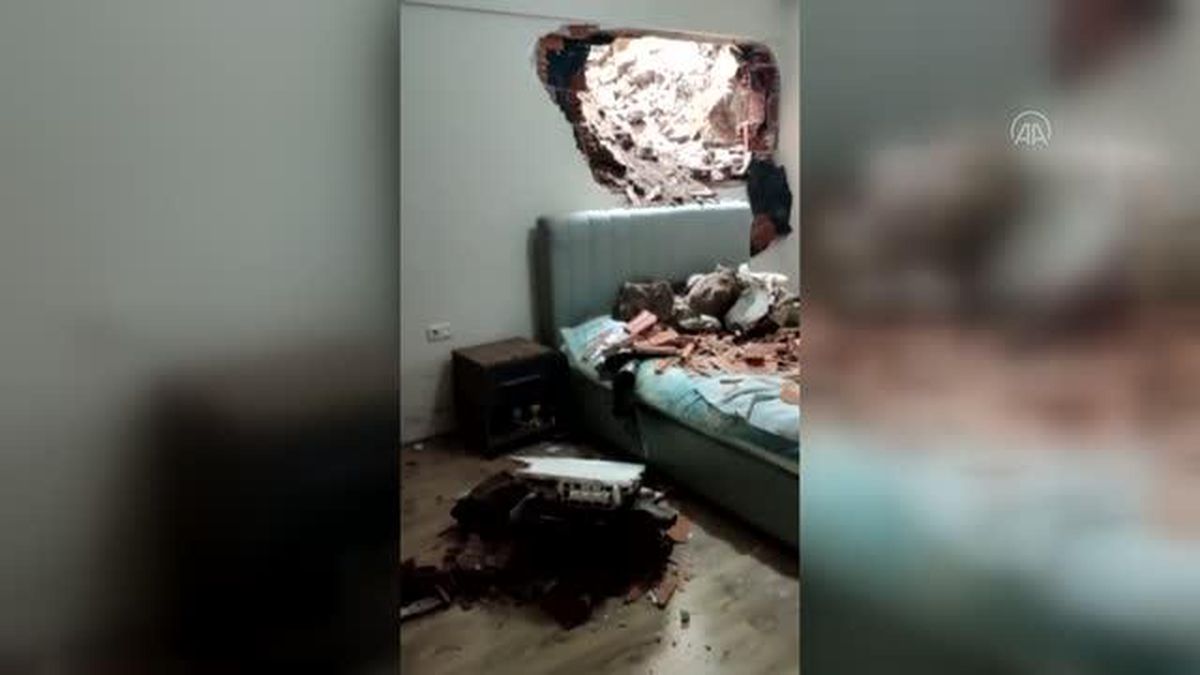 İnşaat çalışması sırasında bir evin duvarı yıkıldı