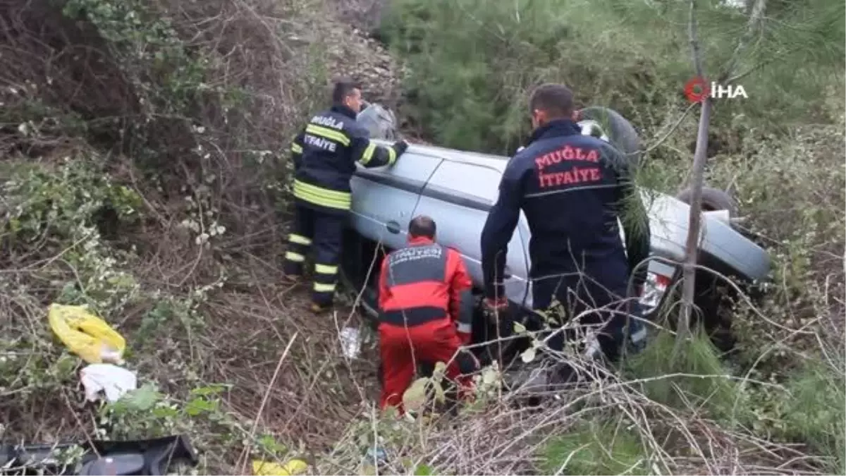 Kontrolden çıkıp bariyerlere çarpan otomobil 30 metrelik uçuruma uçtu