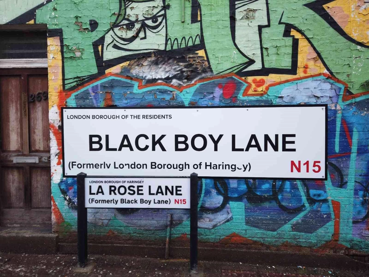Londra\'da ırkçılık gerekçesiyle sokağın ismi değiştirildi