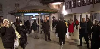 Regaip Kandili nedeniyle binlerce vatandaş Eyüp Sultan Camii'ne akın etti