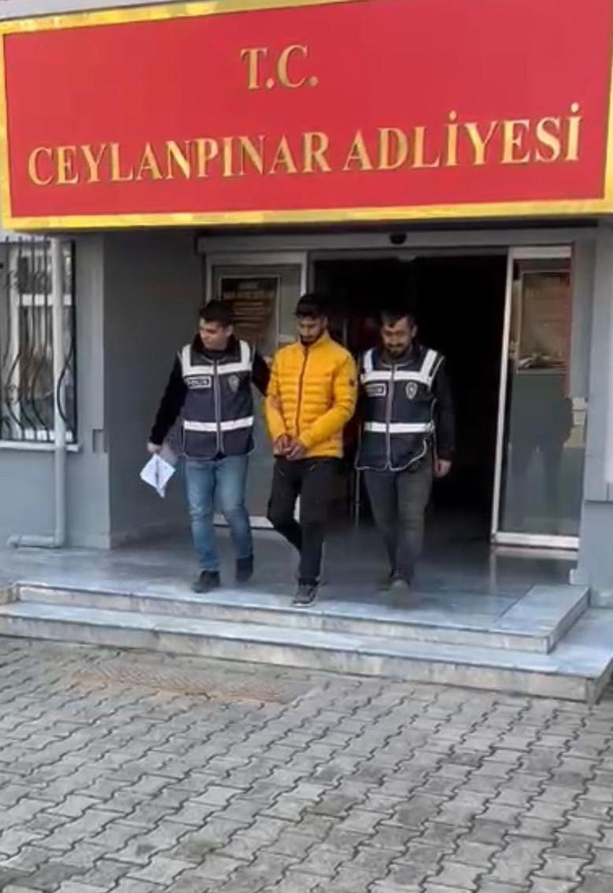 Şanlıurfa\'da okuldan televizyon çalan hırsız tutuklandı
