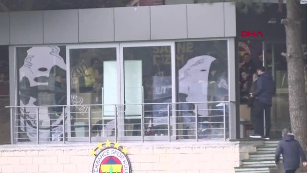 SPOR Fenerbahçe\'nin idmanında Emre Mor\'a sürpriz
