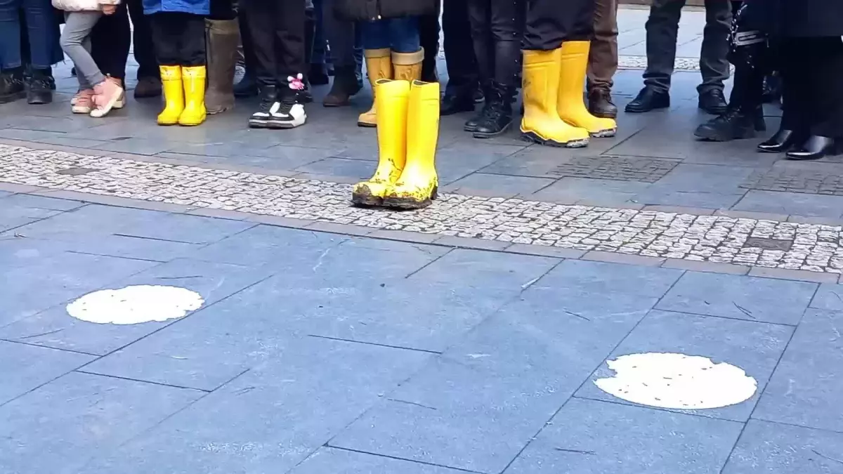 Tarım Danışmanları Samsun\'da Kadro İstedi, Protesto İçin Belge Yaktı