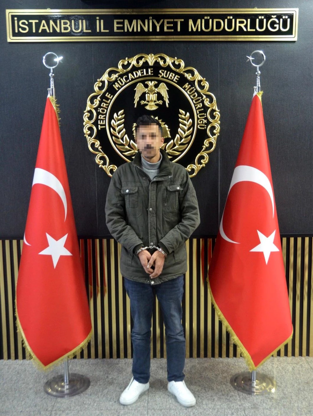 Terör örgütü PKK\'nın elebaşı Öcalan\'ın pankartını asan 2 şüpheli yakalandı