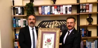 Vali Aksoy, Söke Belediyesi Prof. Dr. İlber Ortaylı Kitabevi'ni inceledi