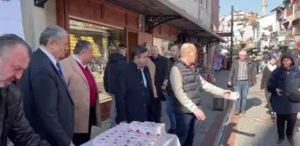 Vatandaşlara kandil simidi dağıtıldı