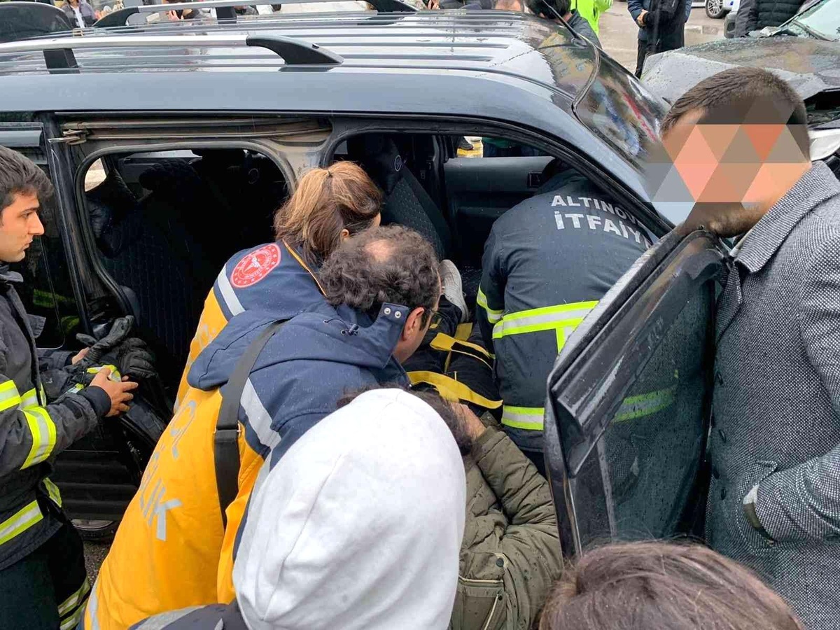 Yalova\'da trafik kazası: 1 yaralı