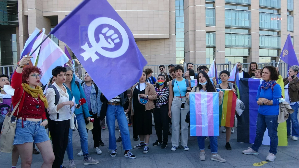 "19. Onur Yürüyüşü"Ne Katılmak İçin Gitikleri Beyoğlu\'nda Gözaltına Alınarak Haklarında Dava Açılan 19 Kişi Beraat Etti