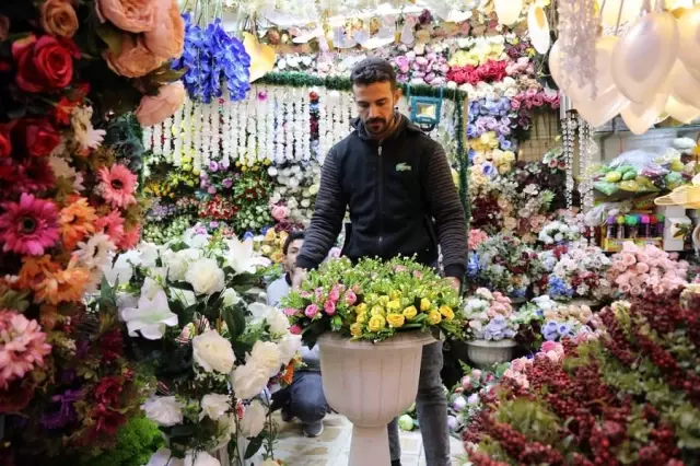 Çin Yapımı Yapay Çiçekler Iraklılar Arasında Popüler