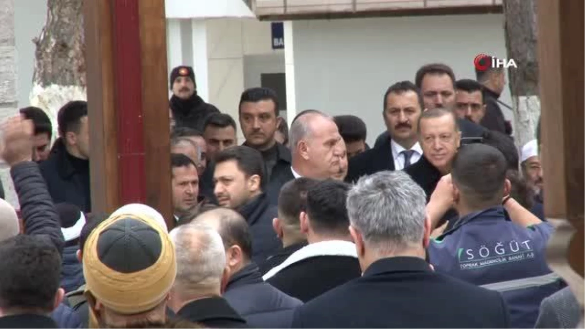 Cumhurbaşkanı Erdoğan, Ertuğrul Gazi Türbesi\'ni ziyaret etti