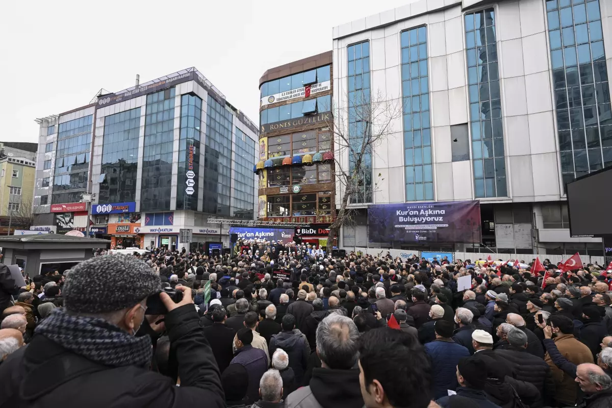 İsveç\'te Kur\'an-ı Kerim\'in yakılması Esenler\'de protesto edildi