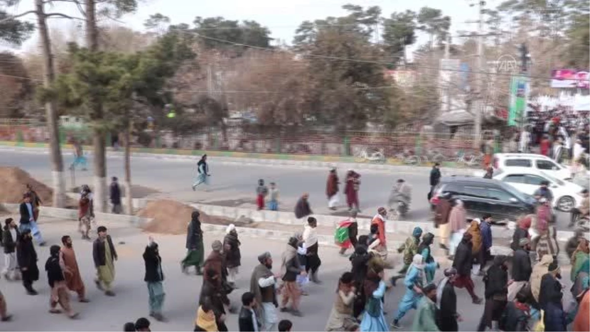 İsveç\'te Kur\'an-ı Kerim yakılması Afganistan\'da protesto edildi