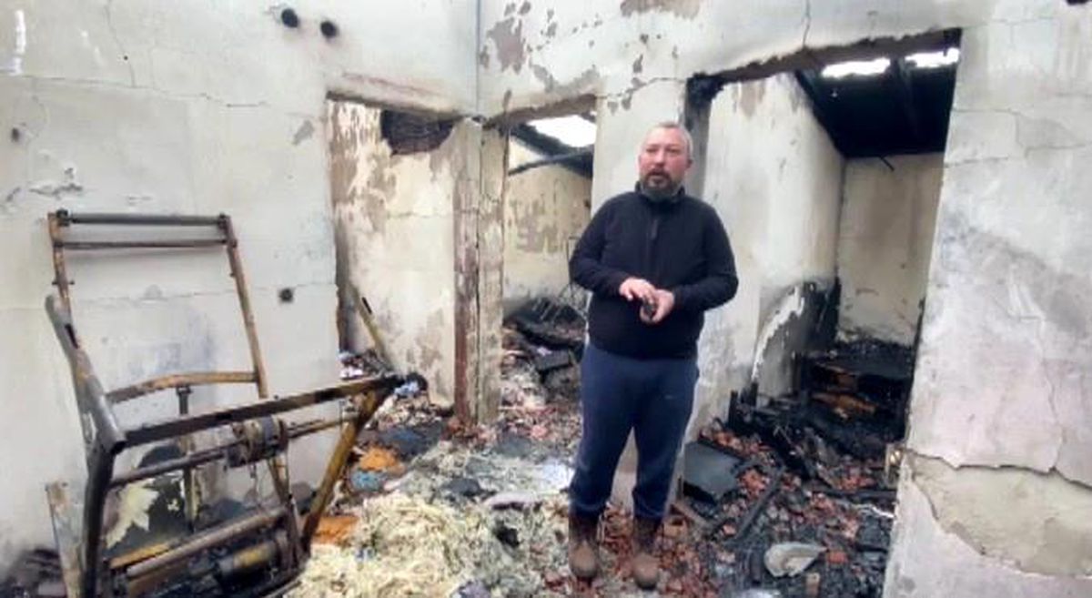 İzmir'de evine yıldırım düşen vatandaş, korku dolu anları anlattı: 'Gök gürültüsüyle uyandık'