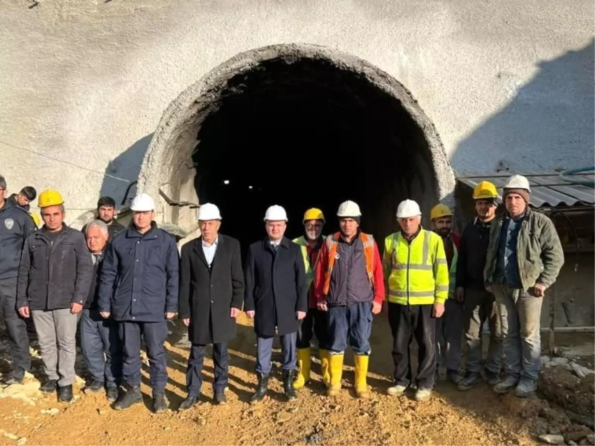 Kaymakam Arslantürk, Çat Barajı sulama tünel inşaatını inceledi