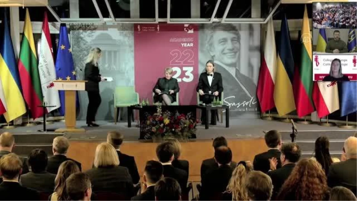KİEV/VARŞOVA - Ukrayna Devlet Başkanı Zelenskiy, Polonya\'daki Avrupa Koleji öğrencilerine seslendi
