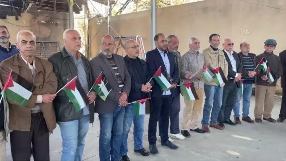 Lübnan'daki Filistinlilerden 'İsrail'in Cenin baskını ile Kuran-ı Kerim'e yönelik saldırılara' protesto