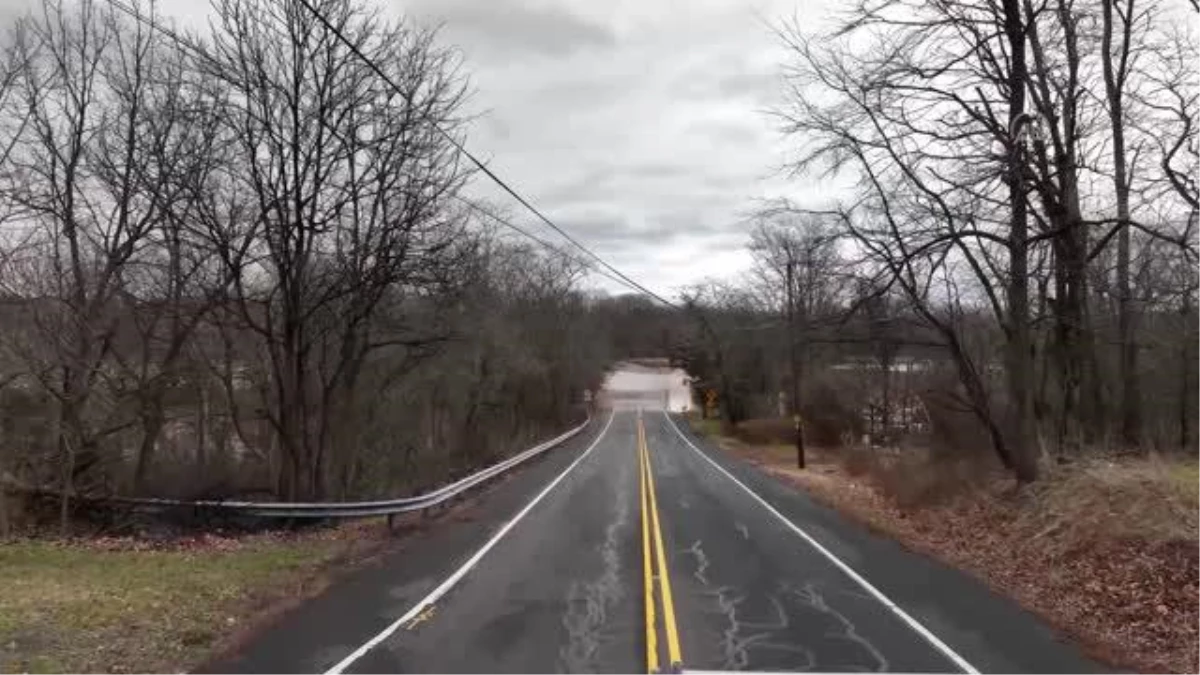 New Jersey\'de sel sonrası bazı yollar trafiğe kapatıldı