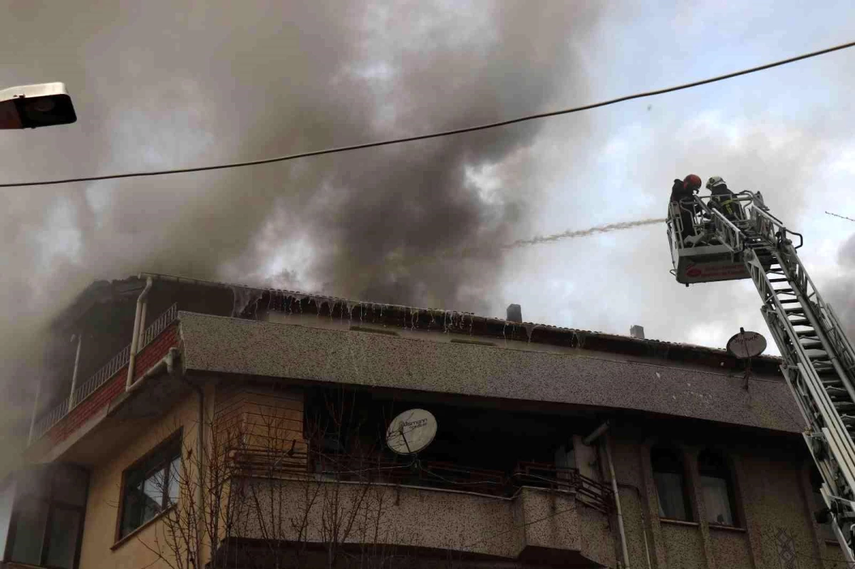 Sakarya\'da mahalleliyi sokağa döken yangın: Ekipler seferber oldu