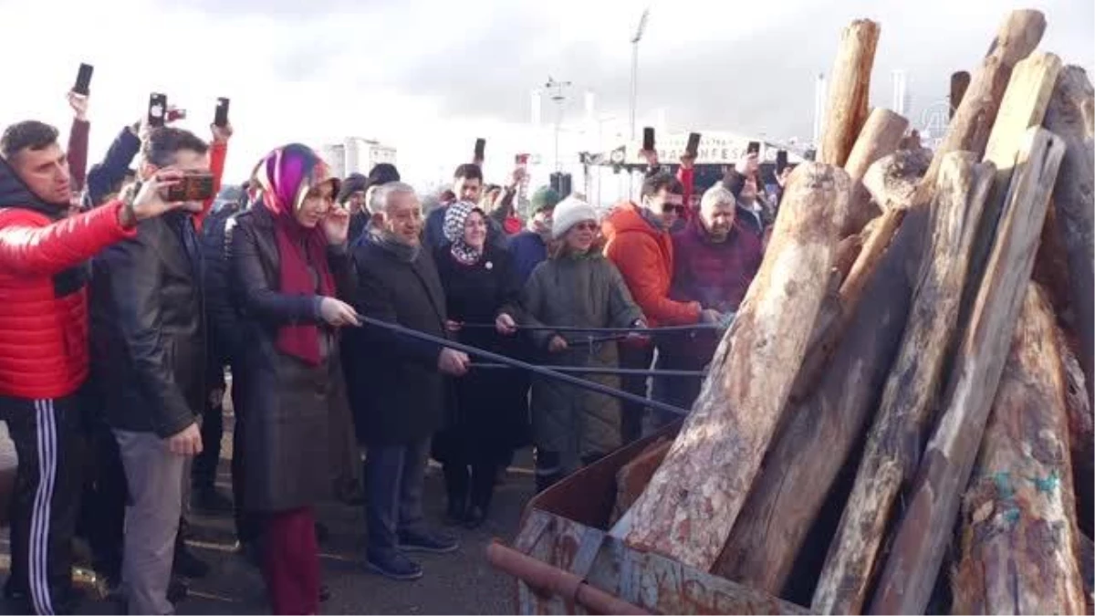 AFYONKARAHİSAR - "2. KaravanFest"in kamp ateşi yakıldı