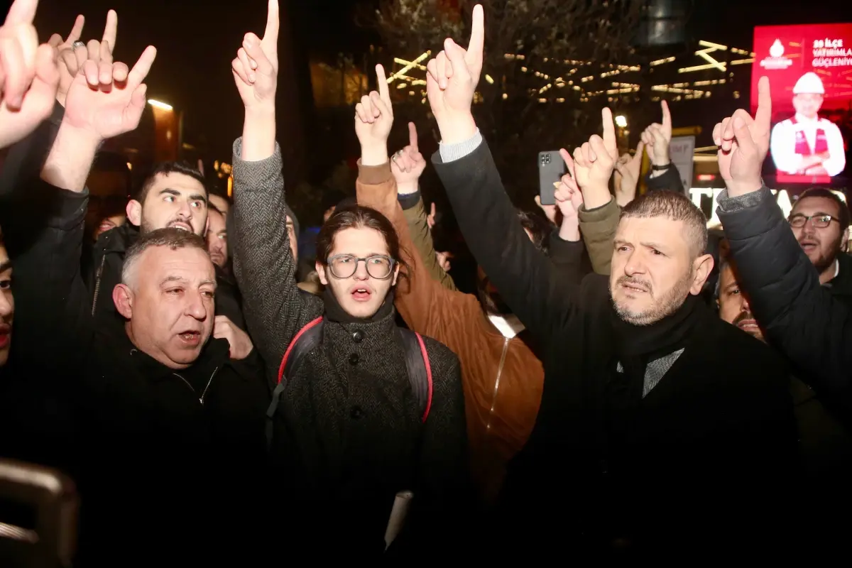 Danimarka\'da Kur\'an-ı Kerim yakılması İstanbul\'da protesto edildi