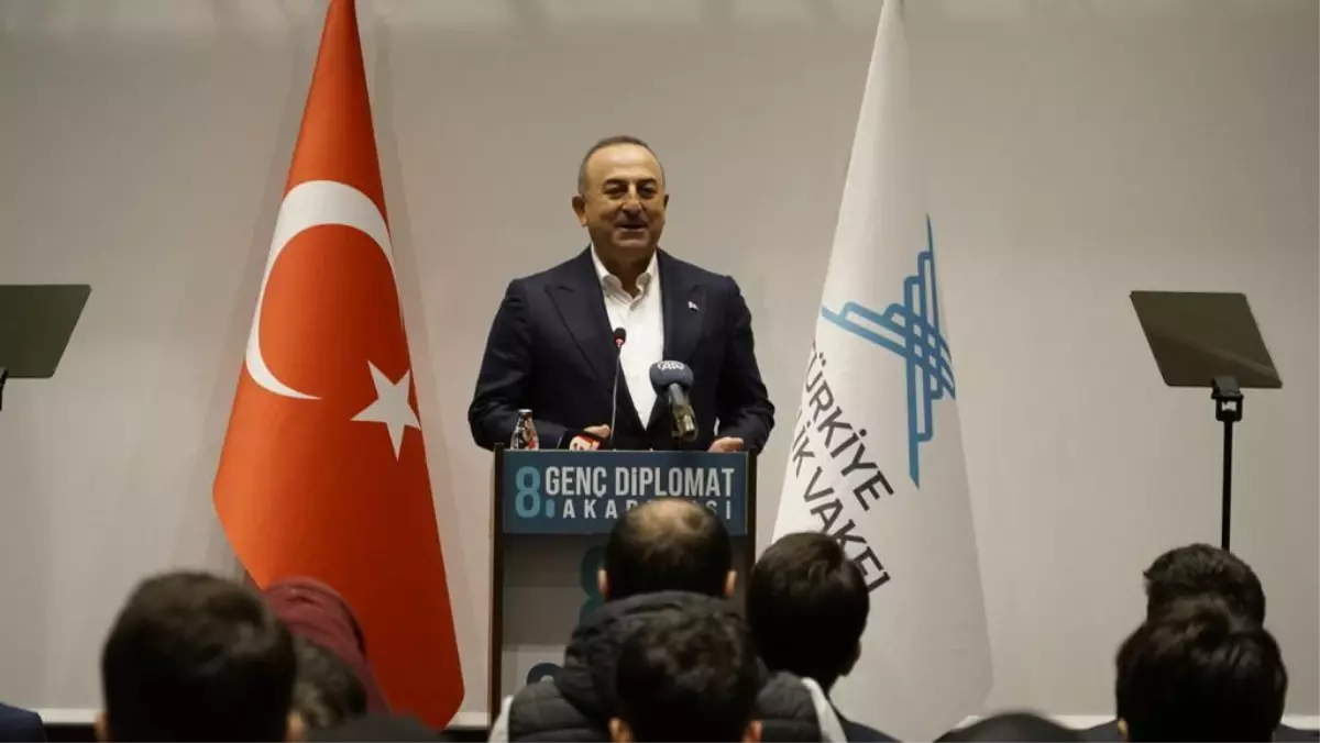 Dışişleri Bakanı Mevlüt Çavuşoğlu genç diplomat adayları ile buluştu