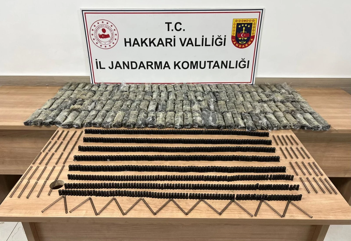 Hakkari\'de çok sayıda tabanca parçası ele geçirildi