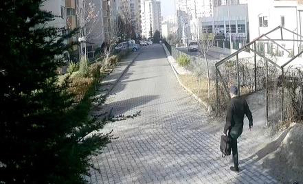 Kargocu kılığında aldıkları imzalarla sahte senet düzenleyen çeteye operasyon