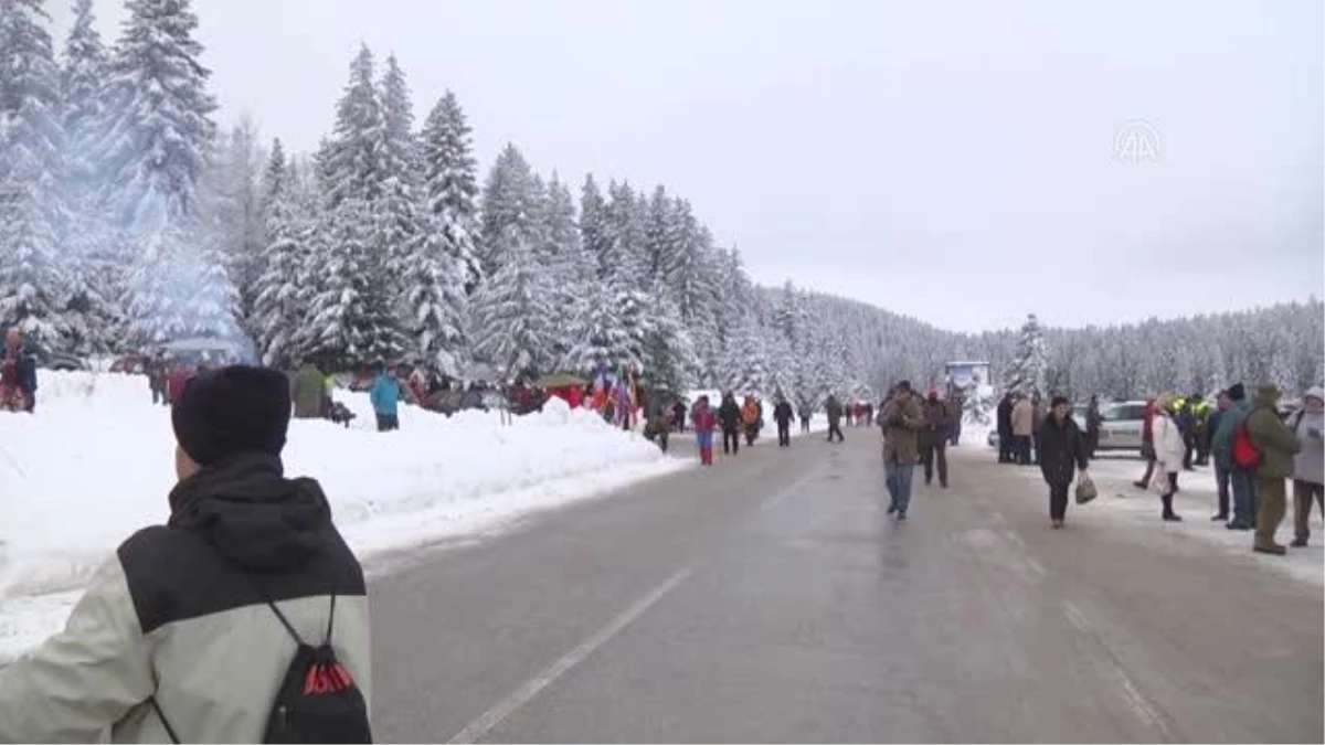 SARAYBOSNA - Bosna Hersek\'teki geleneksel "İgman Yürüyüşü"ne binlerce kişi katıldı