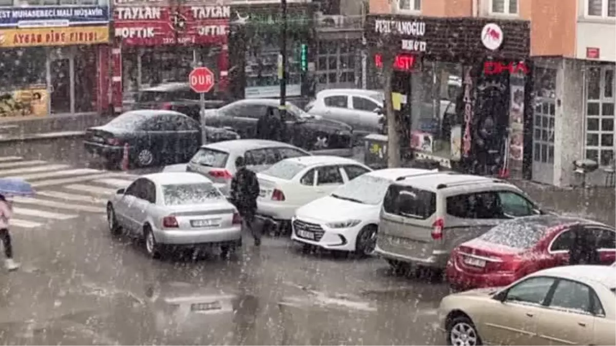 SİVAS, OCAK AYININ İLK KAR YAĞIŞINI ALDI