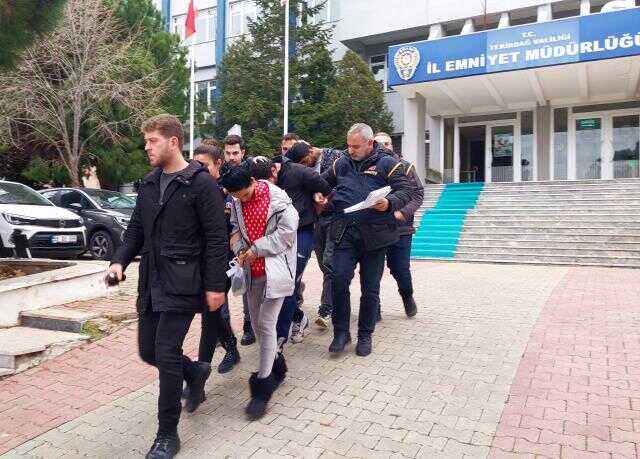 Tekirdağ'da kadın tartıştığı adamı silahla öldürdü Tekirdağ'da kadın tartıştığı adamı silahla öldürdü